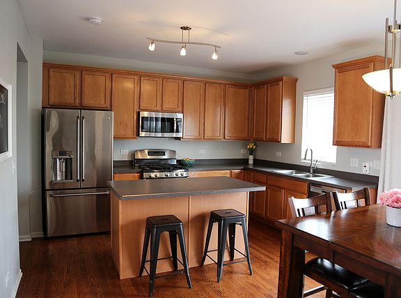 3rd image of 11718 S Presley Cir