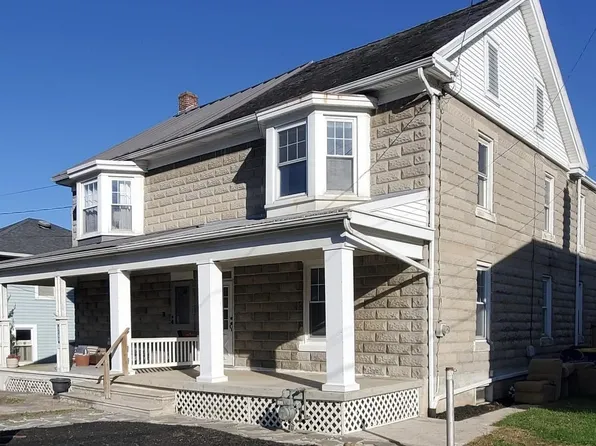 3183 N George St, Emigsville, PA 17318