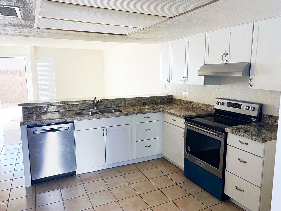 1st image of 2423 E Tracy Ln Unit 1