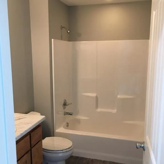 404 W 2nd St — Photo 14