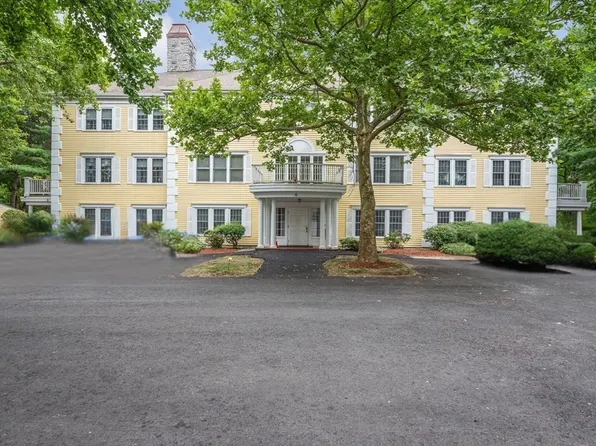 1 Riverview Blvd APT 6-208, Methuen, MA 01844