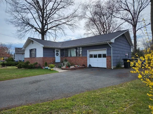 19 Seville Dr, Somerville Boro, NJ 08876