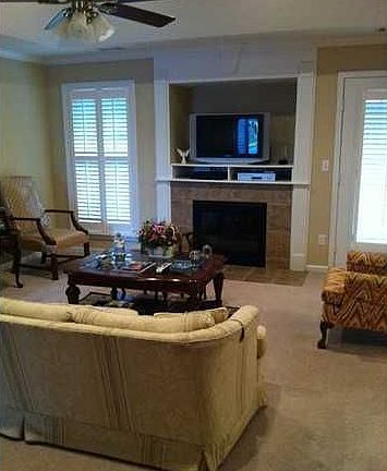 2nd image of 5018 Windsor Ln