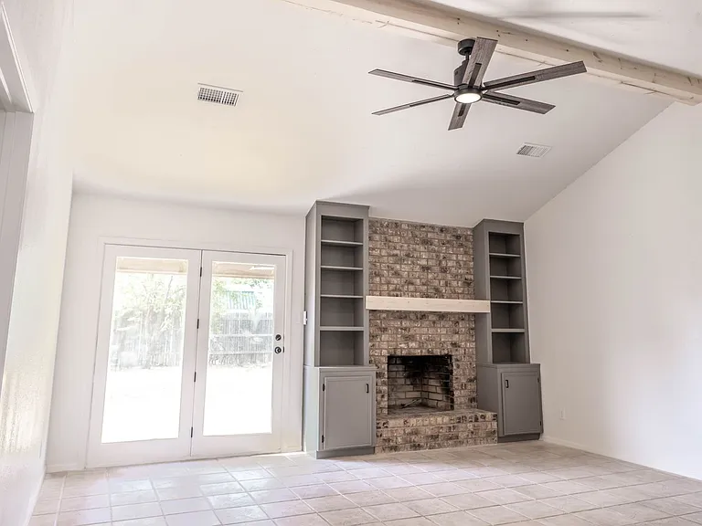1333 Friars St — Photo 3