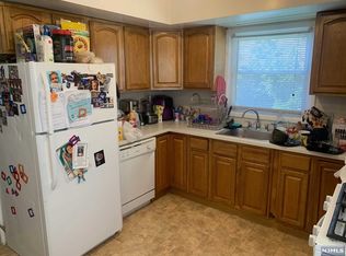 395 Thomas St #2, Teaneck, NJ 07666