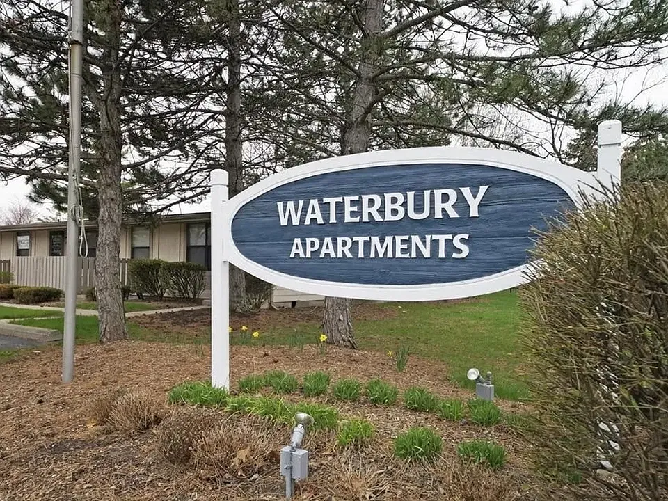 124 Waterbury Ct