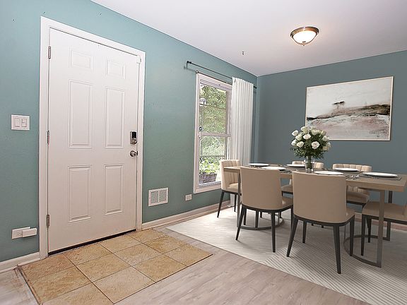 4th image of 1818 Jamestown Cir #1818