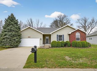 1315 Skyline Dr, Carthage, MO 64836