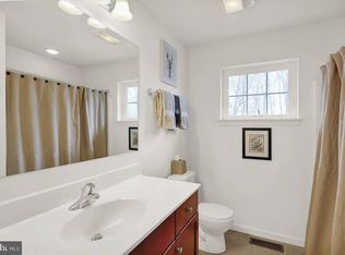 2213 Doe Dr, Long Pond, PA 18334