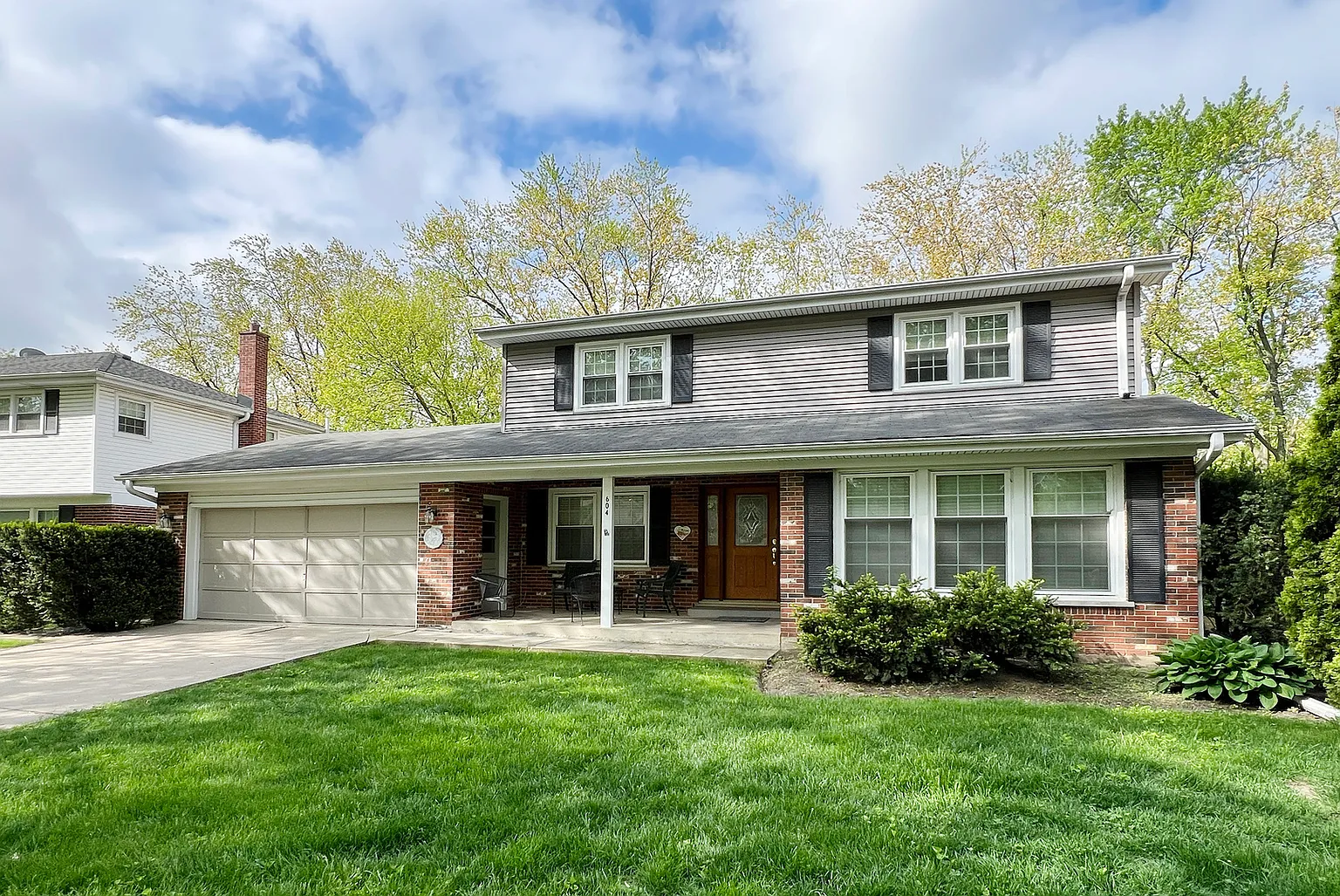 604 S Reuter Dr photo 1
