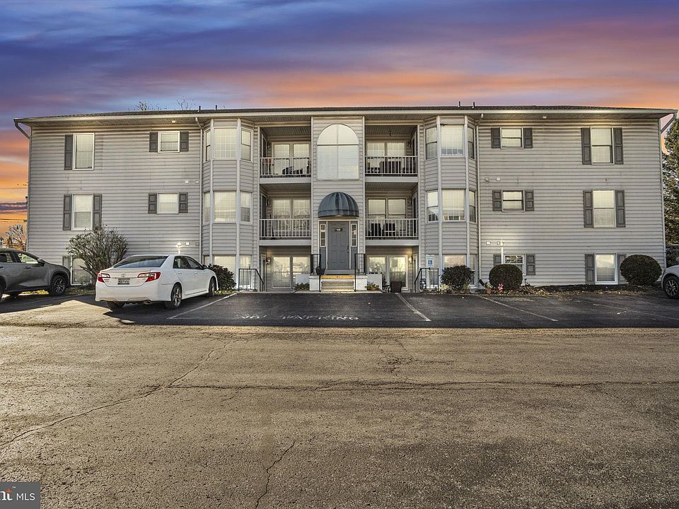 1st image of 128 W Portland St APT 11