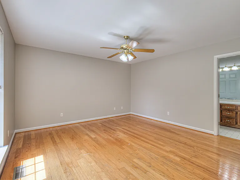 405 Sandi Ct — Photo 18