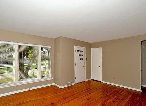 4th image of 621 Knierim Pl