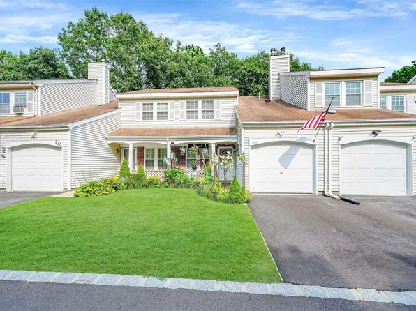 231 Ivy Meadow #231, Middle Island, NY 11953