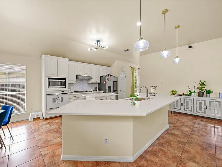 6006 Barletta Dr — Photo 8