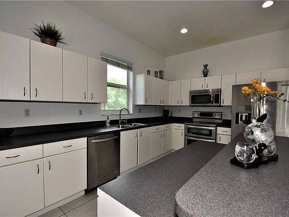 5th image of 7560 NW 70th Avenue