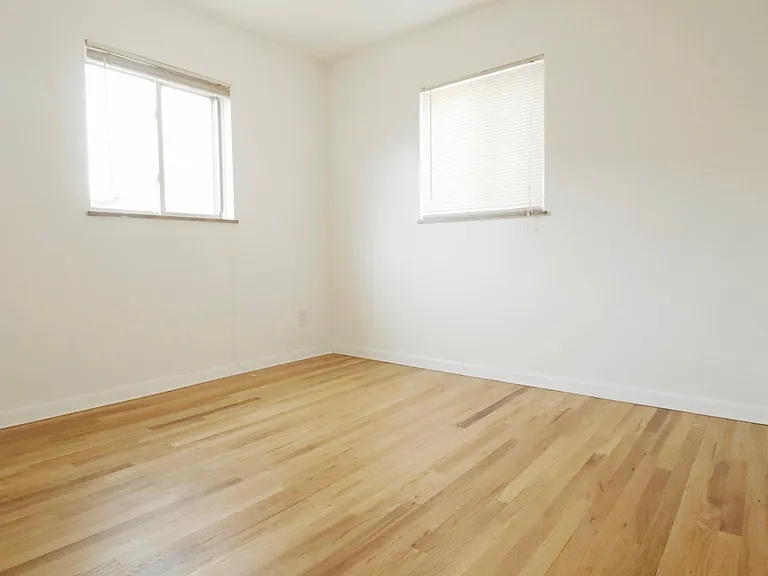 1451 Riverside Dr #5 — Photo 5