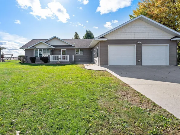 805 E 2nd St N, Truman, MN 56088