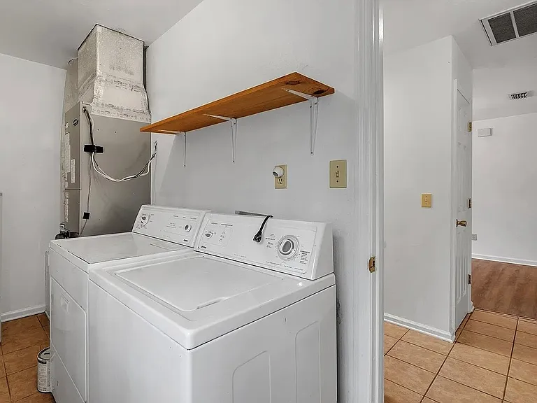 Catawba St — Photo 12