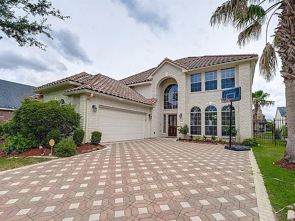 3rd image of 14239 Hawkesbury Ct