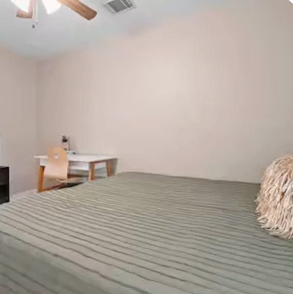 Master Bedroom- Ensuite Bathroom, Walk in closet.
