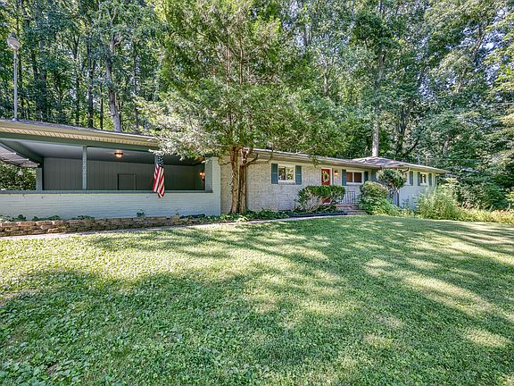 3rd image of 1306 Sherwood Dr