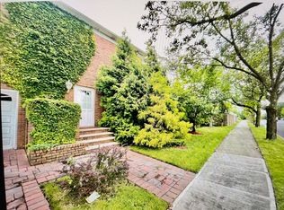 16 W Castor Pl, Staten Island, NY 10312