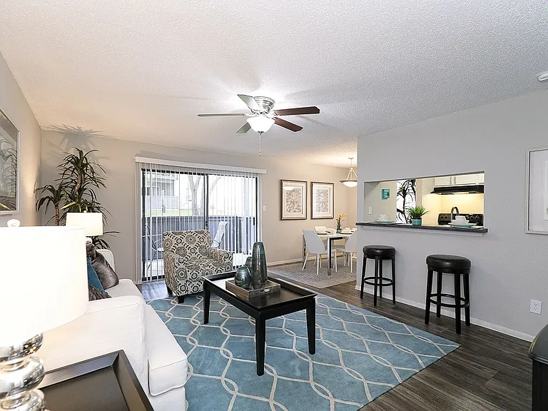 City Crest Apartments — Photo 90