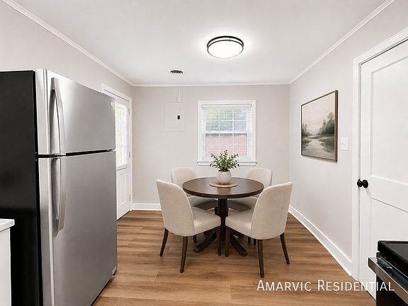2nd image of 1107 College St #B