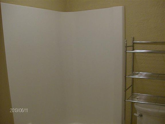 4th image of 121 Meadow Pl