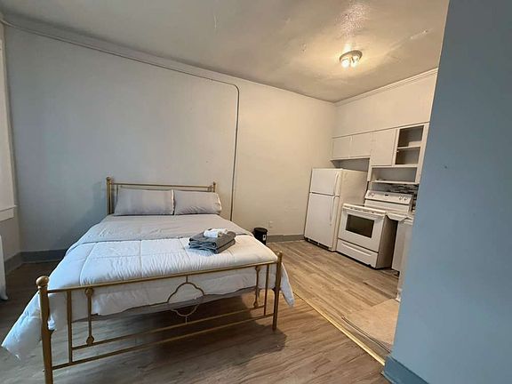 2nd image of 610 Henry St #1E