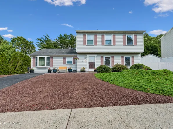 807 Constitution Drive, Brick, NJ 08724