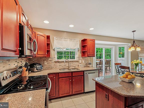 4th image of 2823 Graybill Ct