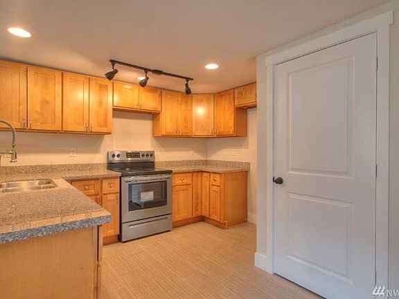 4th image of 5415 S Sheridan Ave