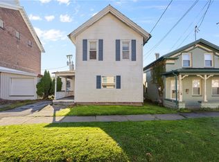 98 Canal St, Lyons, NY 14489