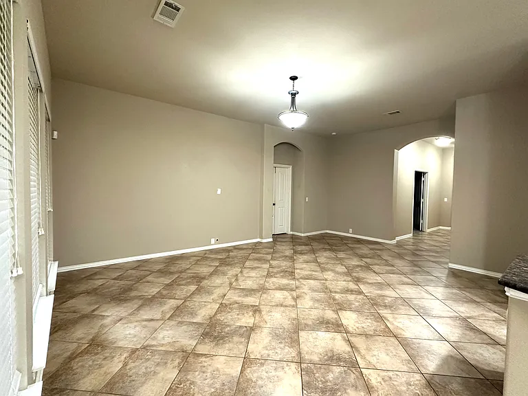 7255 Rueda — Photo 4
