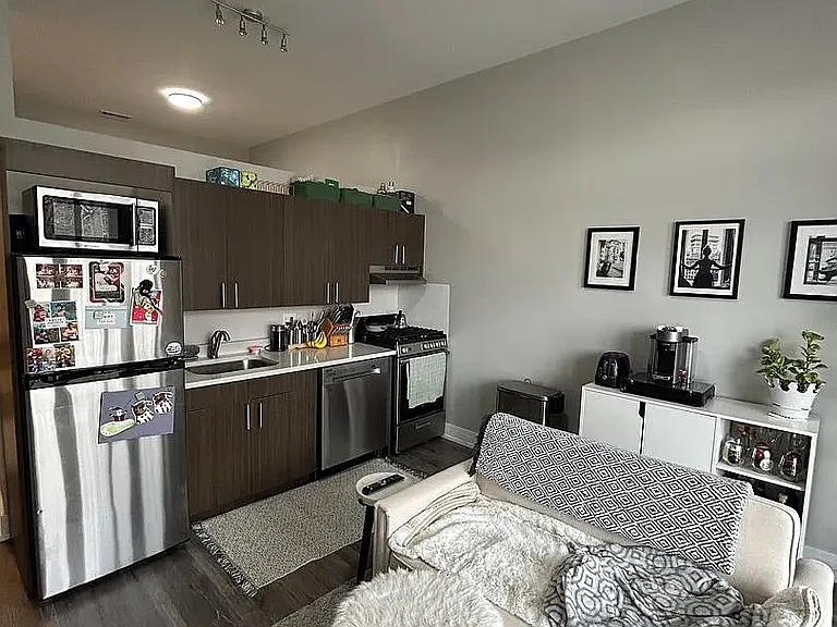 3220 N Lincoln Ave #304 — Photo 3