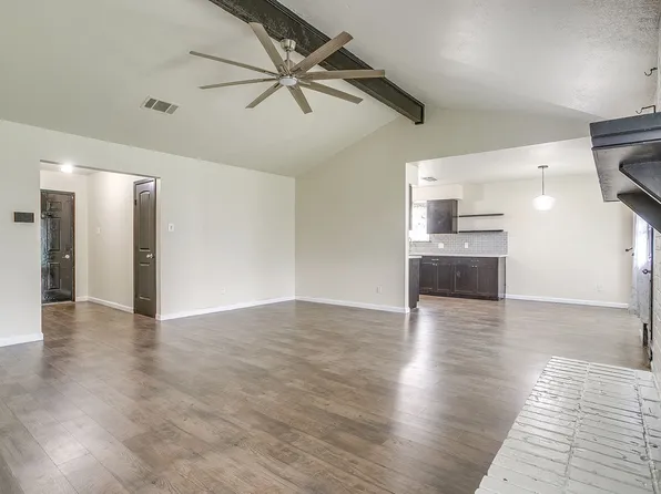 2733 Southpark Ln, Fort Worth, TX 76133