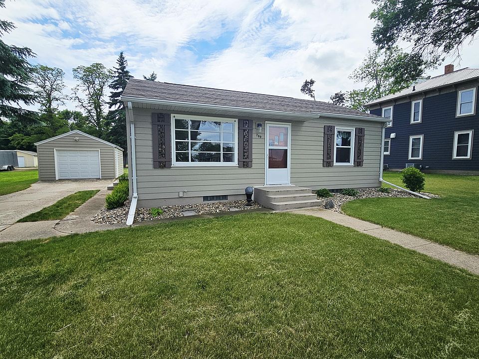 1st image of 709 2nd St SW