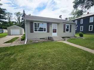 709 2nd St SW, De Smet, SD 57231
