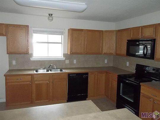3rd image of 12896 Mulberry Dr
