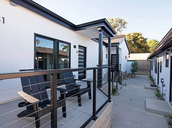 31 Live Oak Dr #A, Ventura, CA 93001