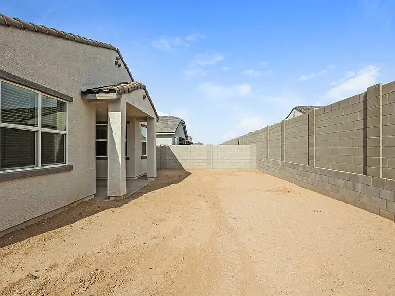 24466 W Grove St — Photo 15