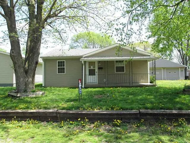 721 S Belleview Pl photo 1