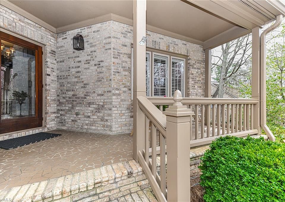 1st image of 9 Sturbridge Ln