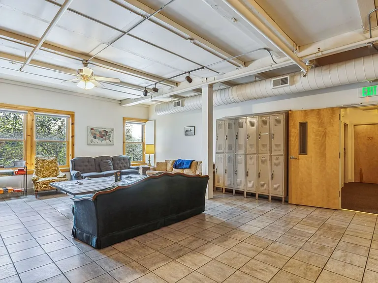Building's Lounge