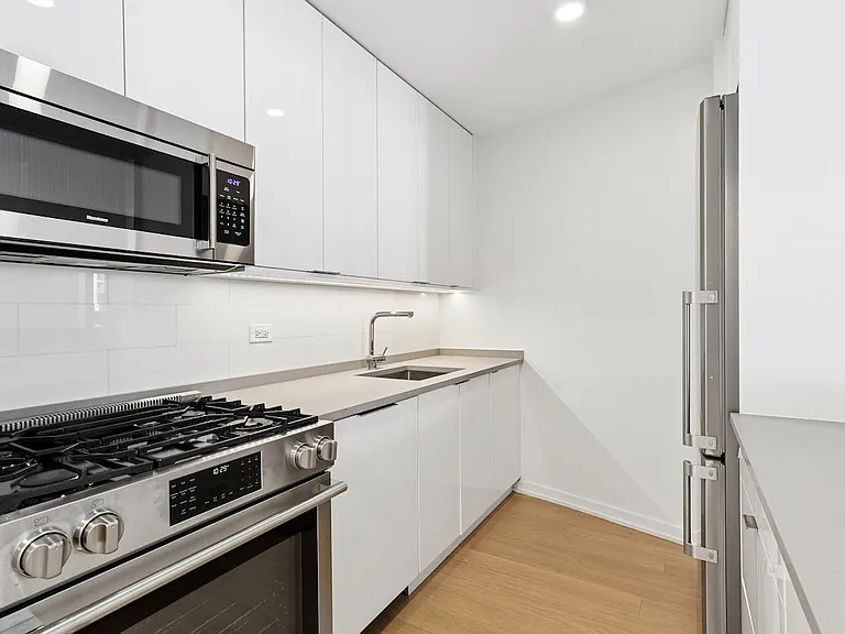 75 W End Ave #S9I — Photo 7