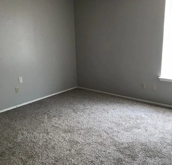 1401 Courtney Pl #C — Photo 2