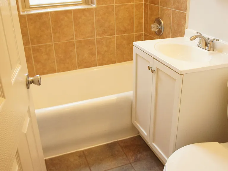 2715 NMA LLC — Photo 7