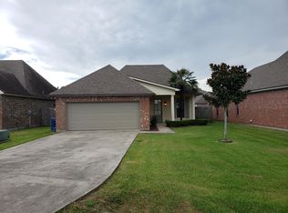 102 Niki Ln, Youngsville, LA 70592